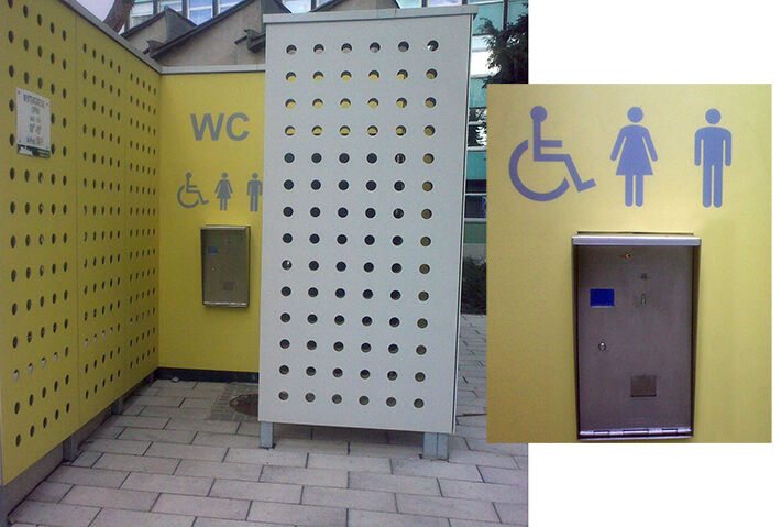 Egyedi tervezésű köztéri WC