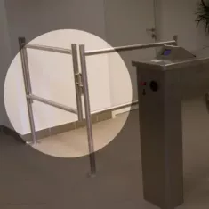 Biztonsági korlát, nyíló korlát, forgókapu