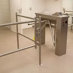 Földfelszín alatti nyilvános WC -k szerelvénye