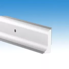 Íves lábazati elem habkitöltéssel, 100 mm magas, PVC